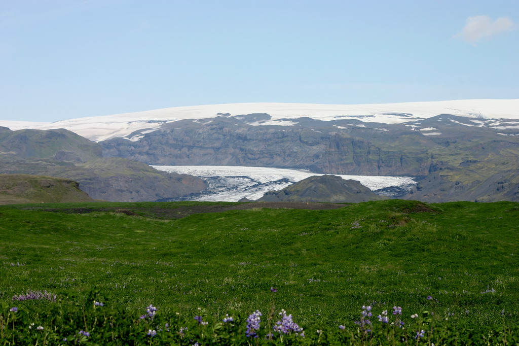 Myrdalsjökull|A jégmezőről lejövő gleccser távolból